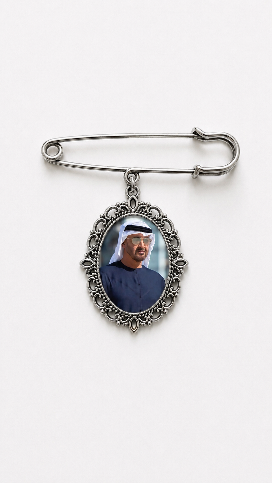 دبوس صورة الشيخ محمد بن زايد